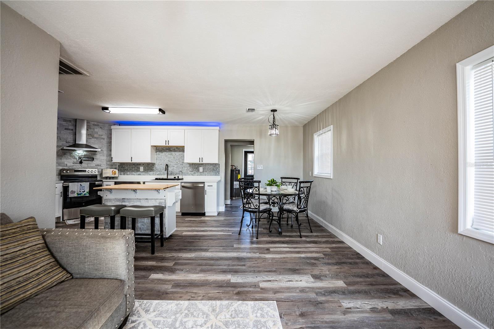 Image 7 of 43 For 115 Flamingo Drive