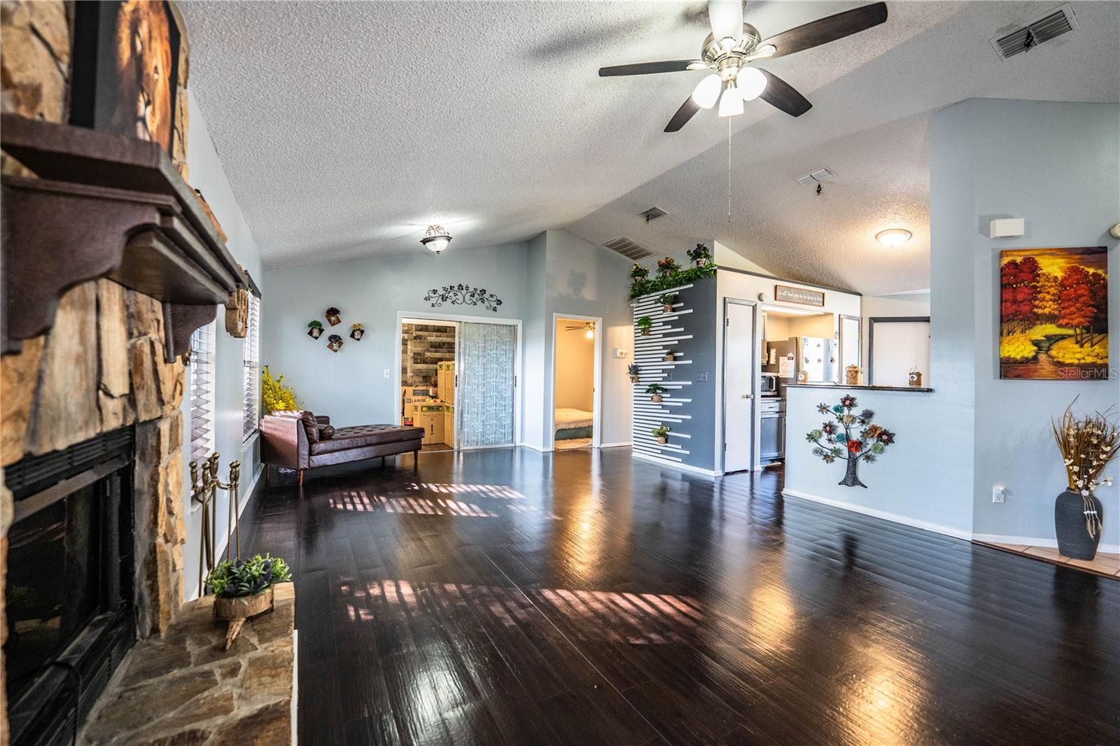 Image 14 of 60 For 3304 Fox Ridge Drive