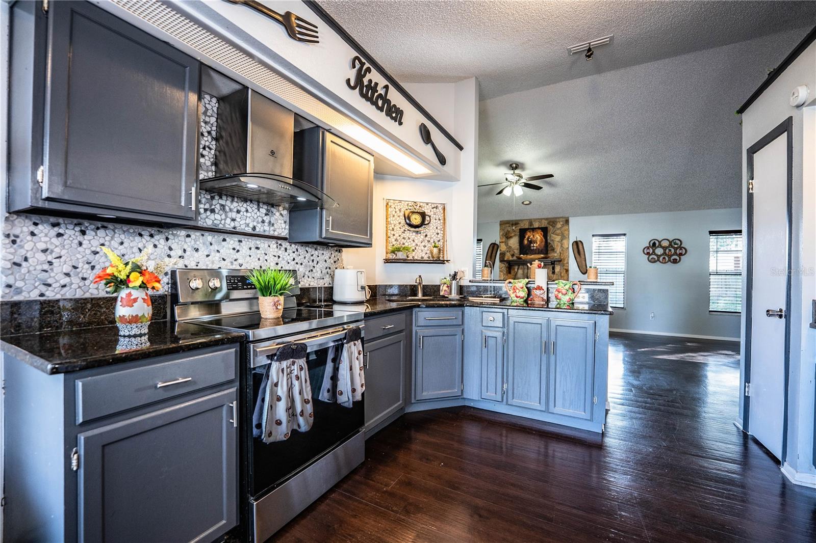 Image 19 of 60 For 3304 Fox Ridge Drive