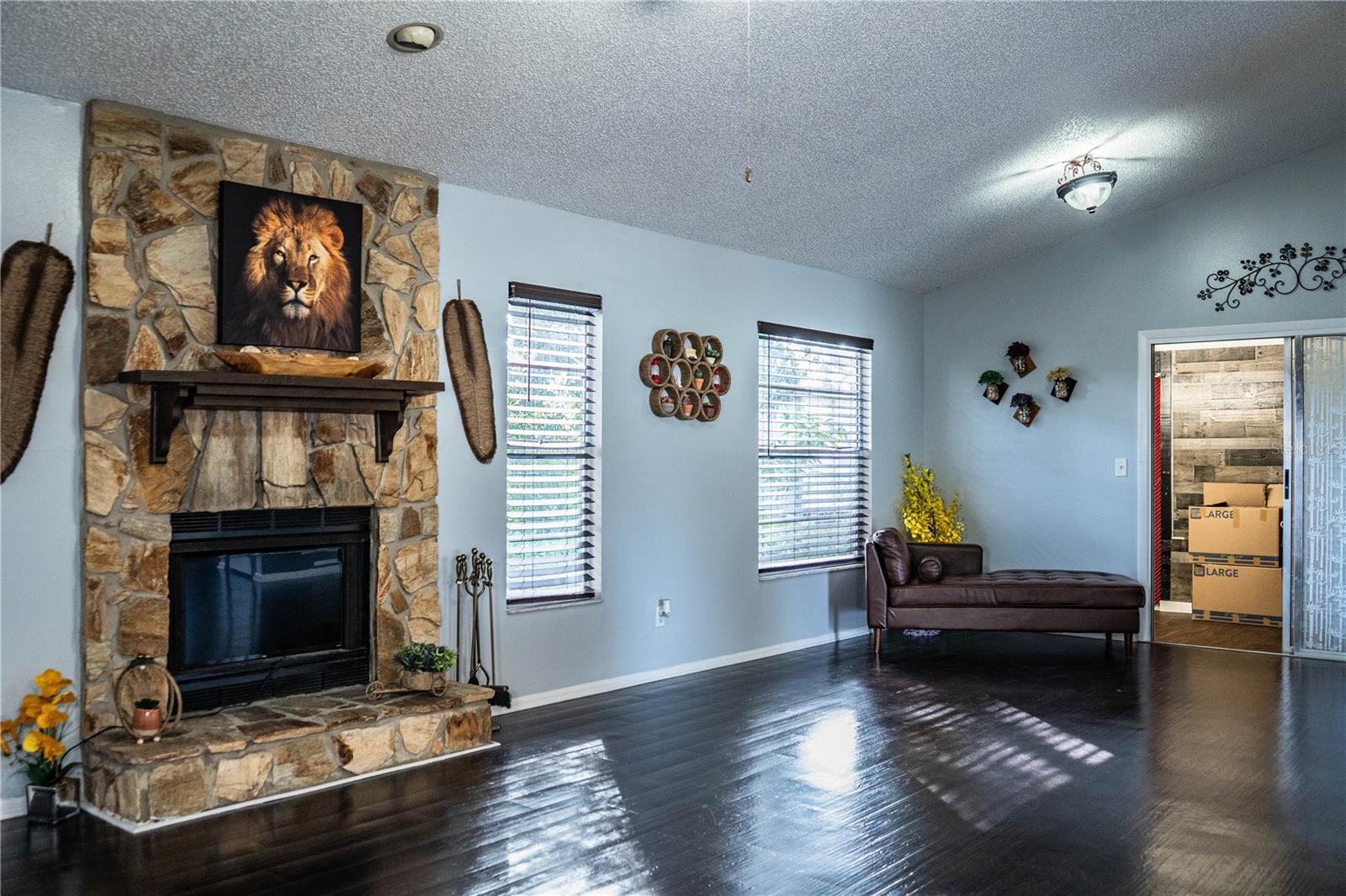 Image 7 of 60 For 3304 Fox Ridge Drive