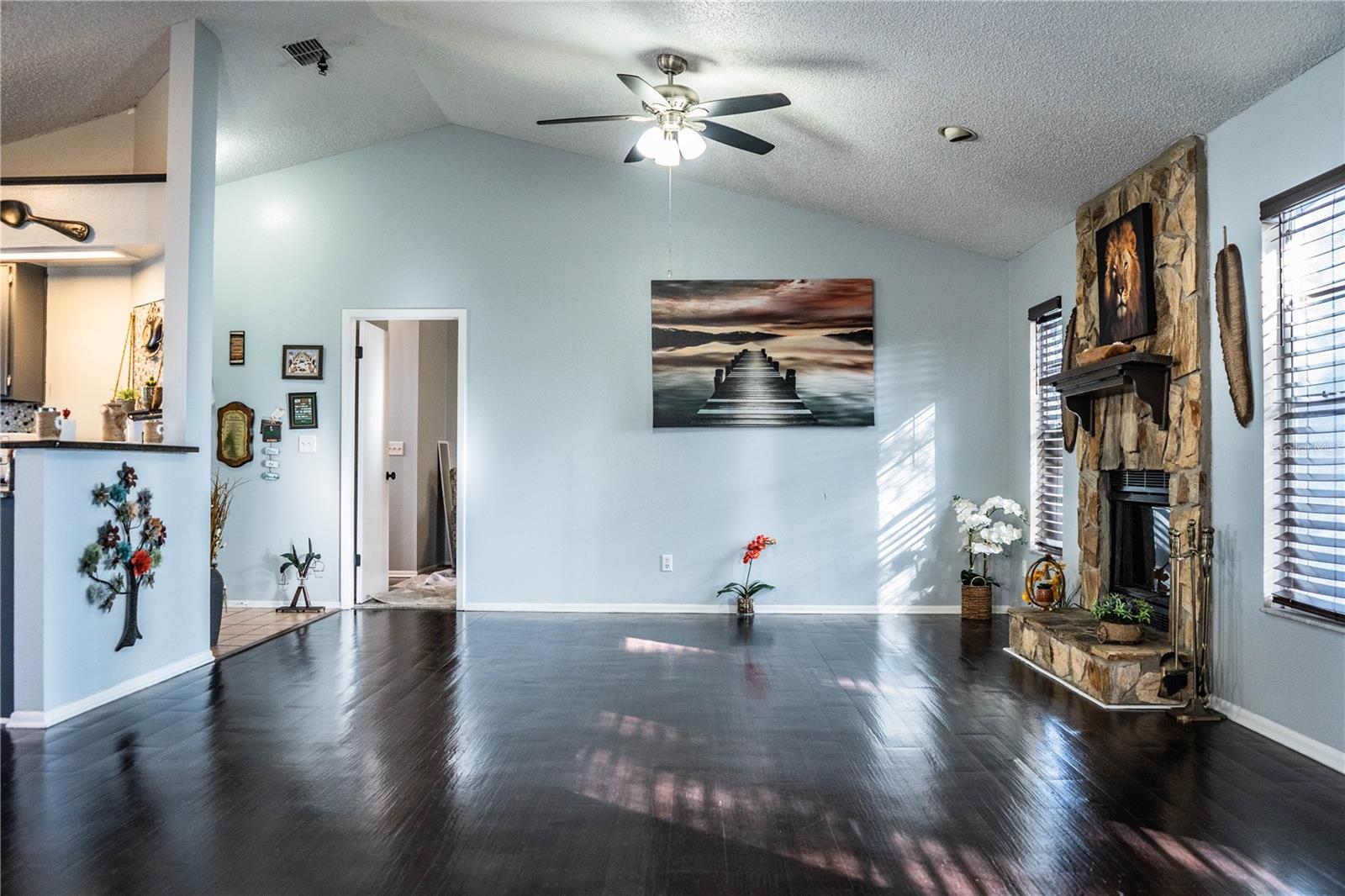 Image 9 of 60 For 3304 Fox Ridge Drive