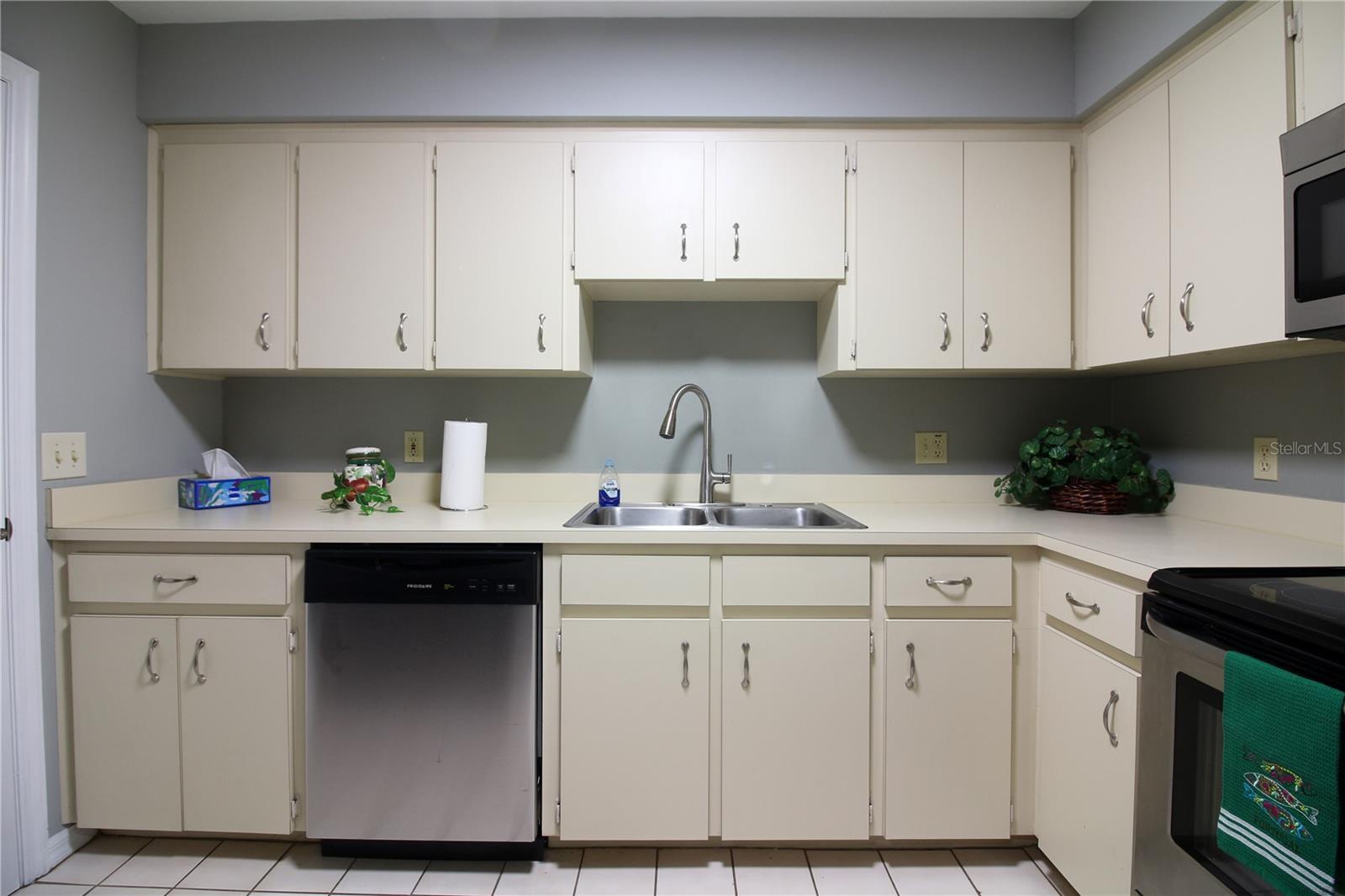 Image 8 of 18 For 5004 Fairfield Drive