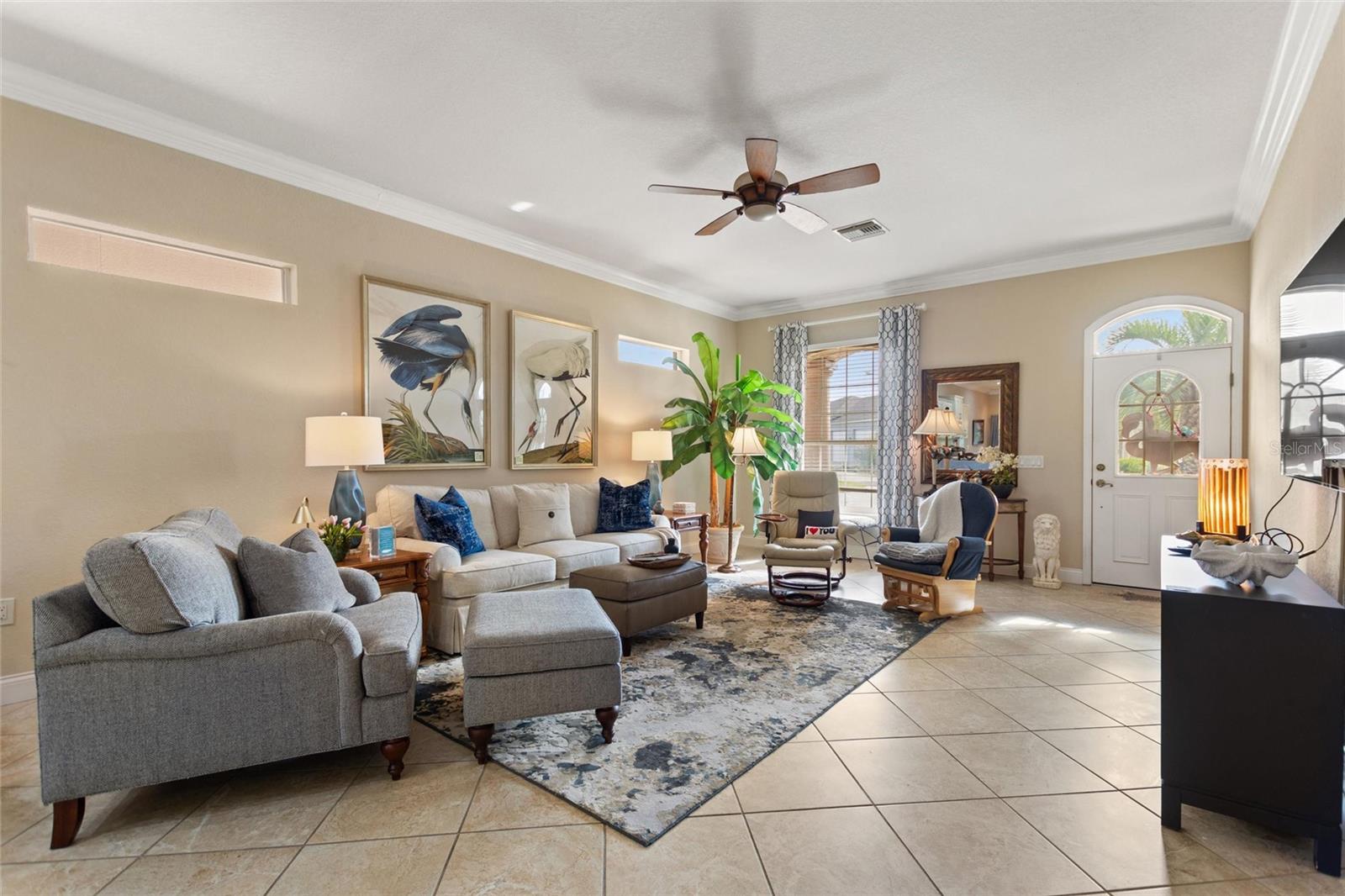 Image 15 of 38 For 370 Meandering Way