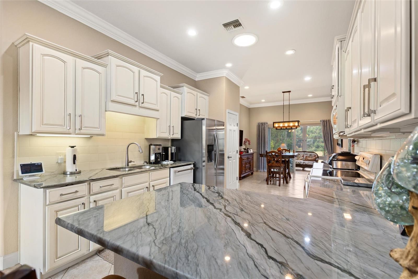 Image 17 of 38 For 370 Meandering Way