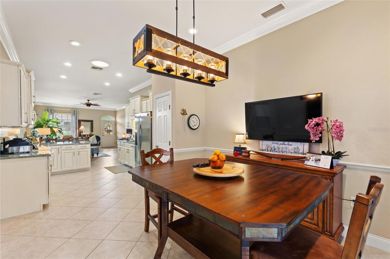 Image 22 of 38 For 370 Meandering Way