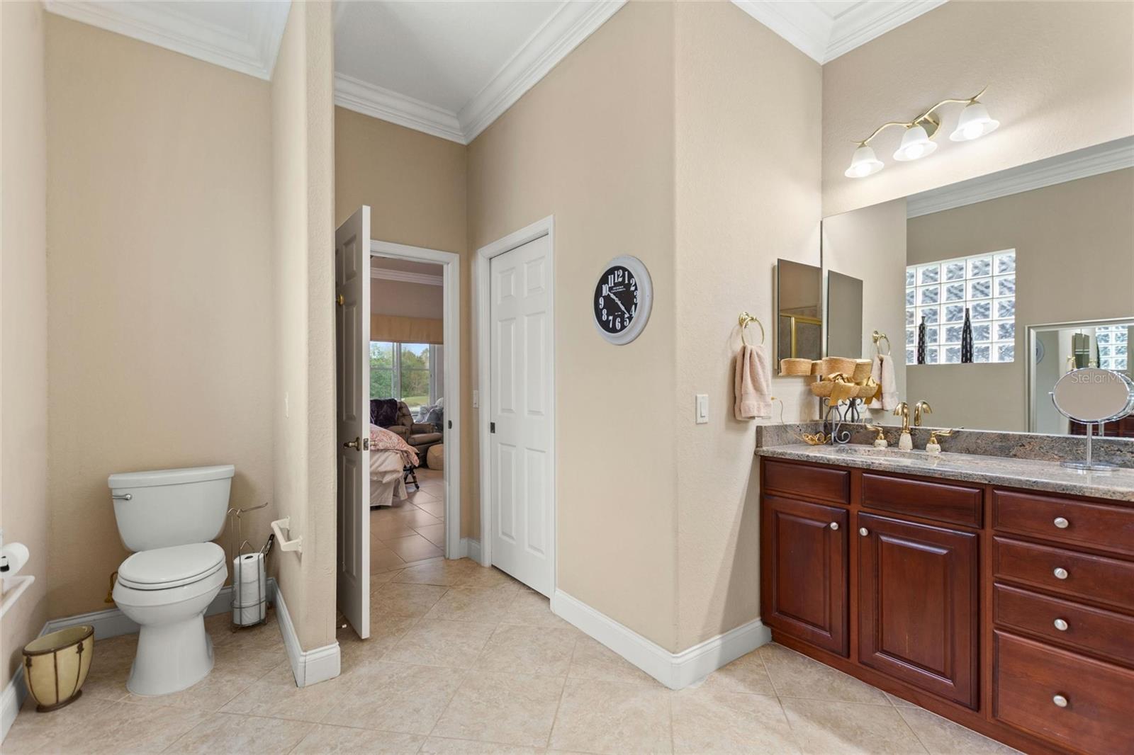 Image 27 of 38 For 370 Meandering Way