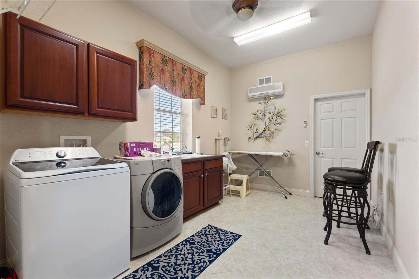 Image 38 of 38 For 370 Meandering Way