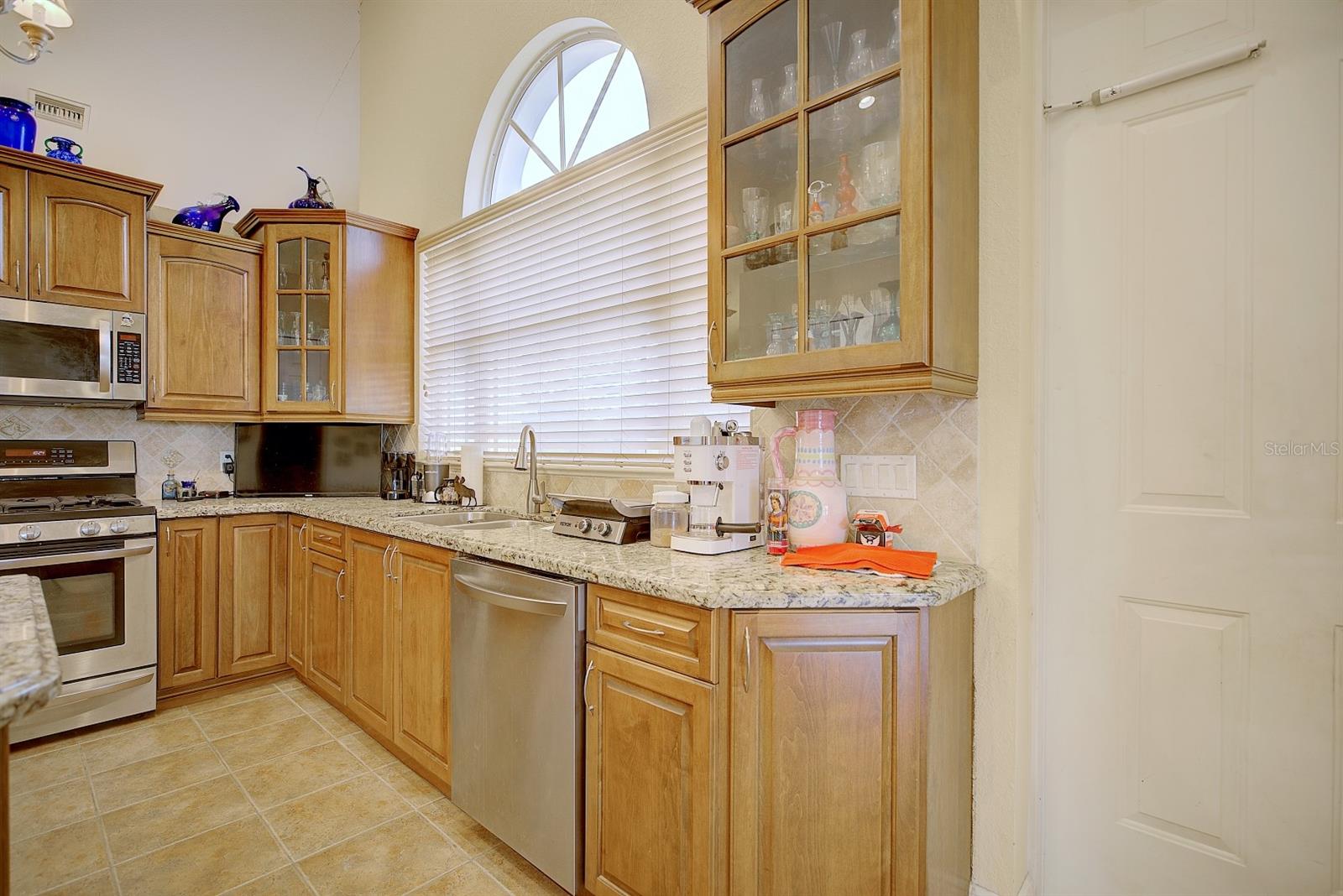 Image 12 of 42 For 194 Leisure Lane