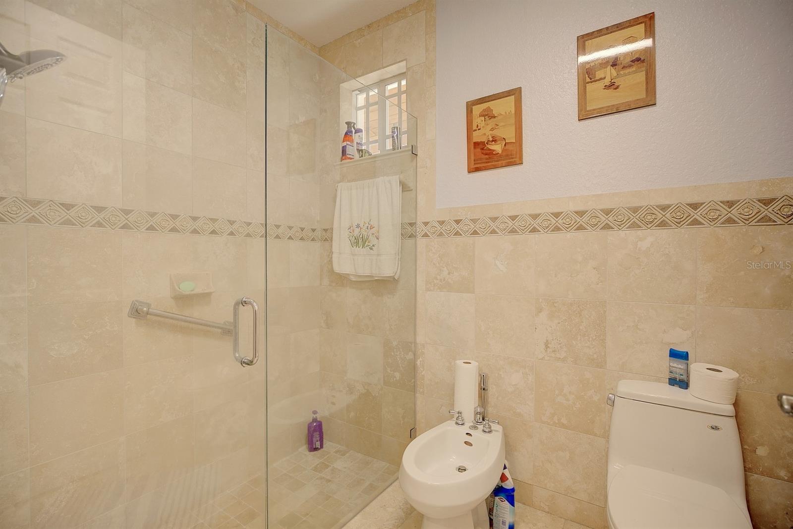 Image 23 of 42 For 194 Leisure Lane