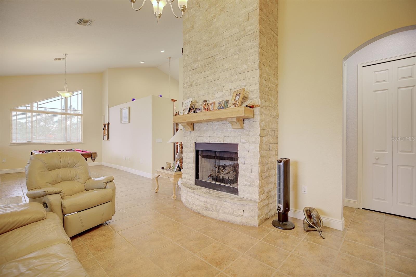 Image 5 of 42 For 194 Leisure Lane