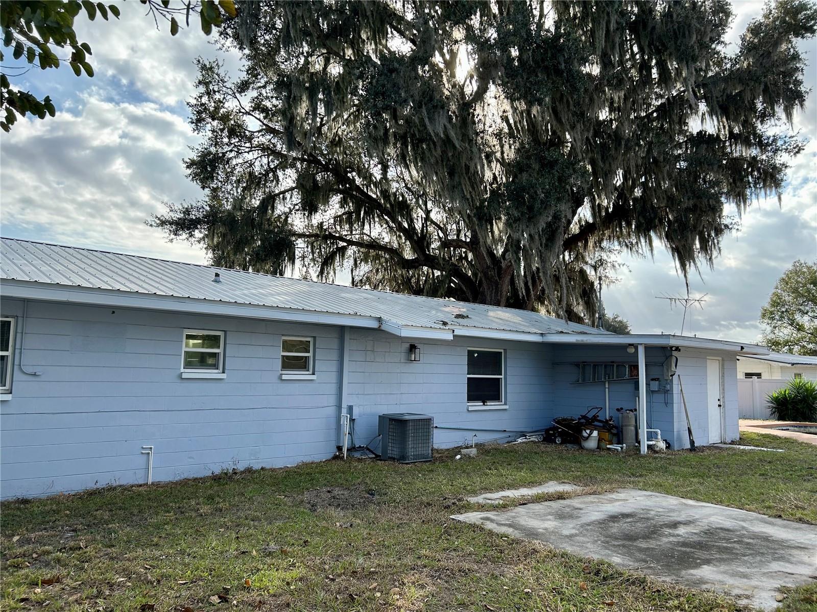 Image 13 of 44 For 5009 Poplar Avenue