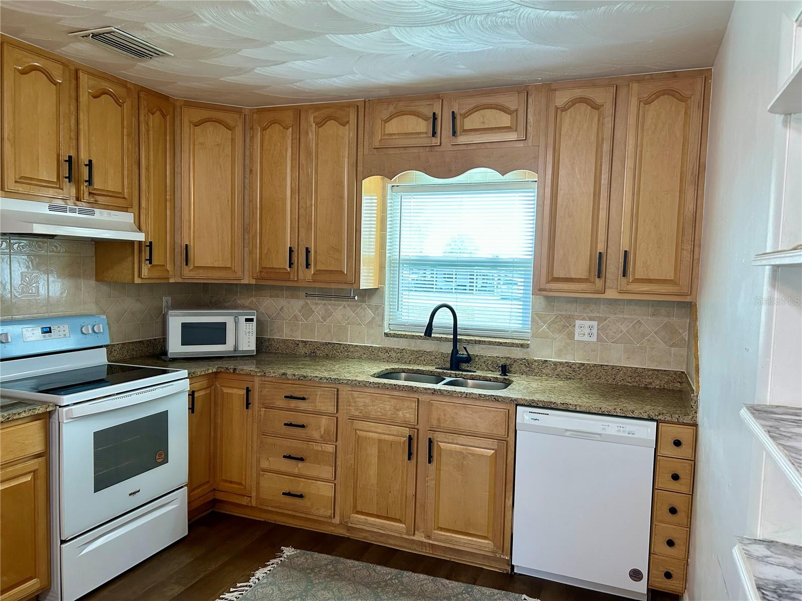 Image 32 of 44 For 5009 Poplar Avenue