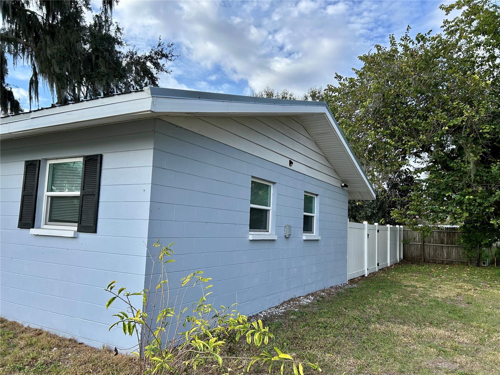 Image 5 of 44 For 5009 Poplar Avenue