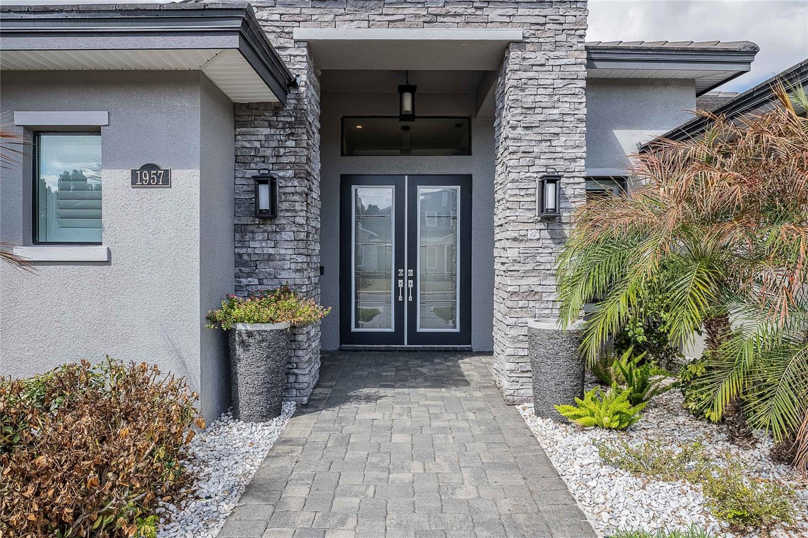 Image 2 of 57 For 1957 Grasslands Boulevard