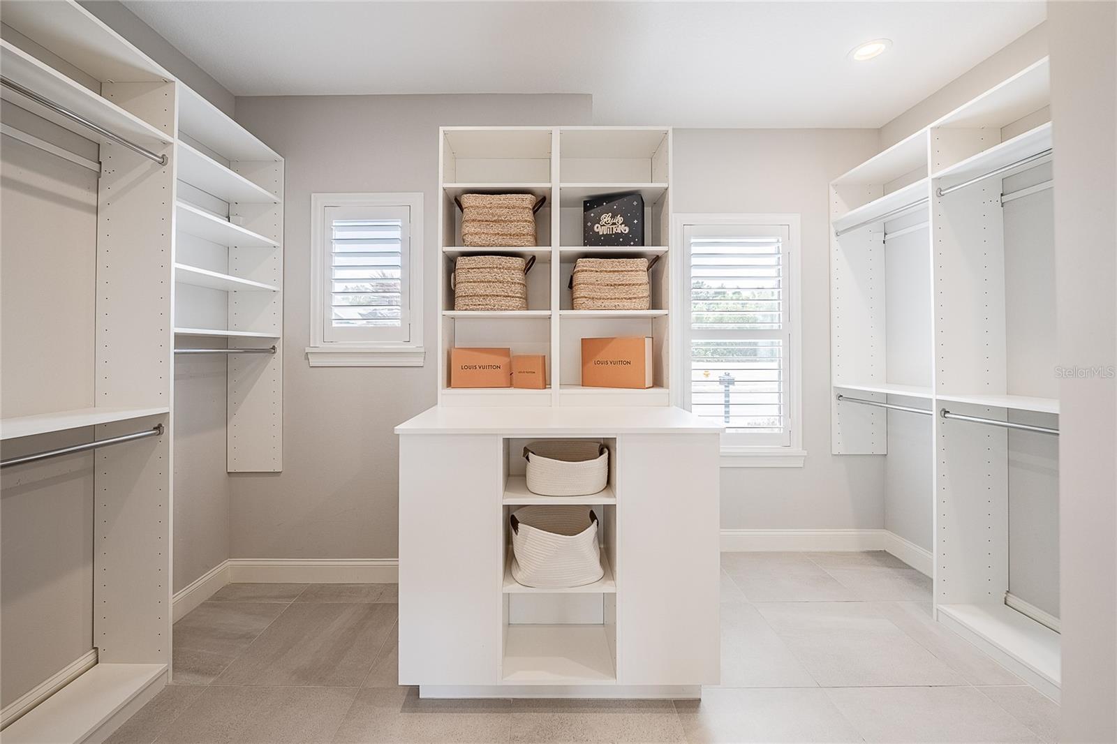 Image 28 of 57 For 1957 Grasslands Boulevard