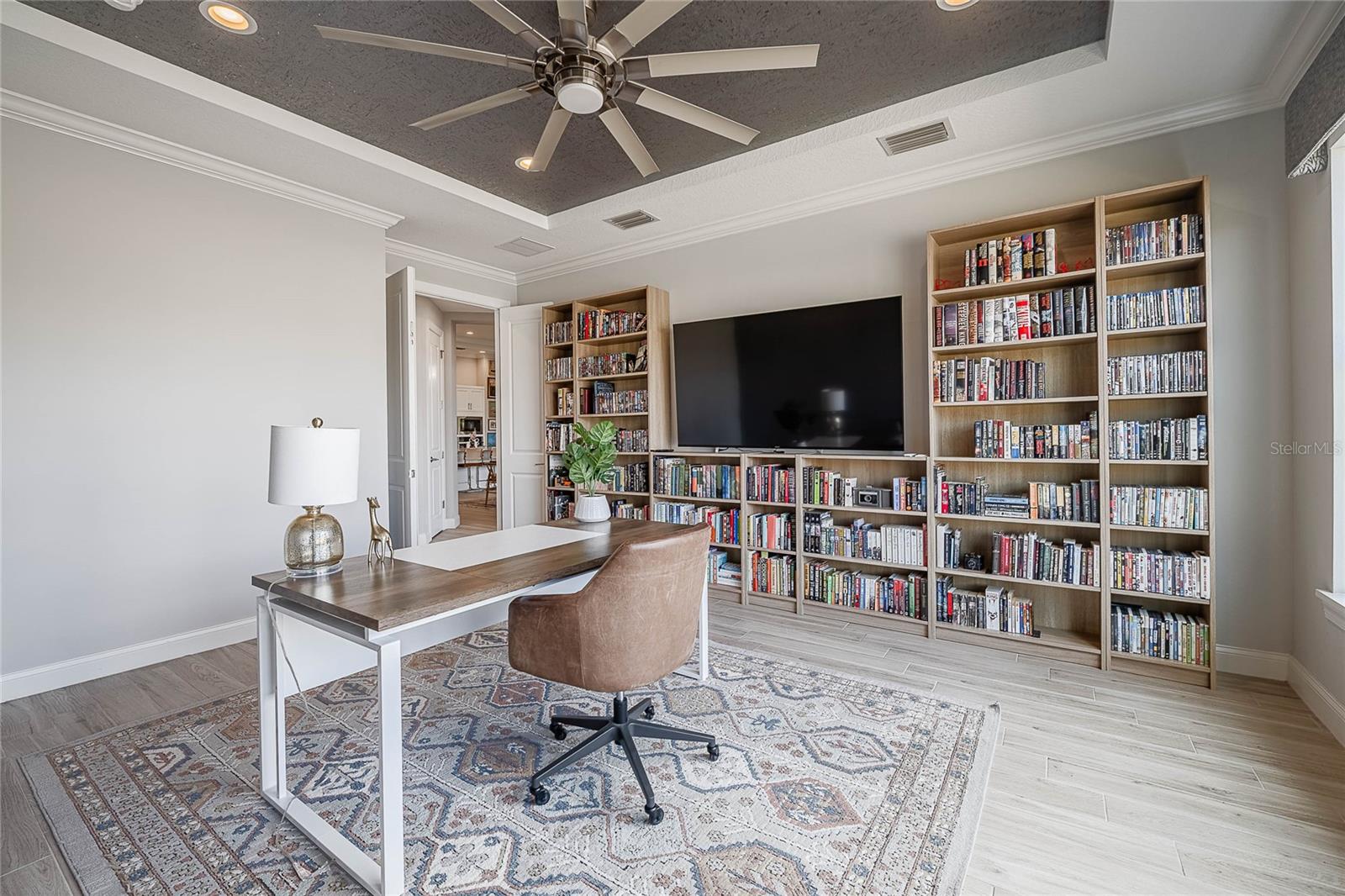 Image 31 of 57 For 1957 Grasslands Boulevard