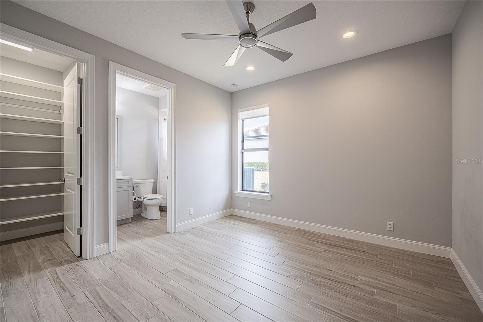 Image 39 of 57 For 1957 Grasslands Boulevard