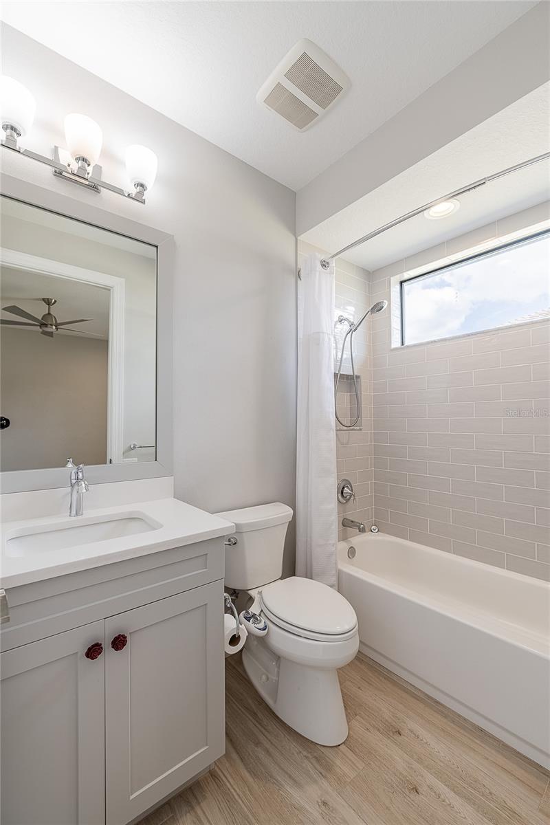 Image 40 of 57 For 1957 Grasslands Boulevard