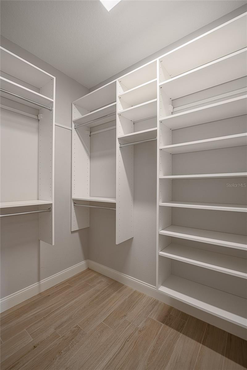 Image 41 of 57 For 1957 Grasslands Boulevard