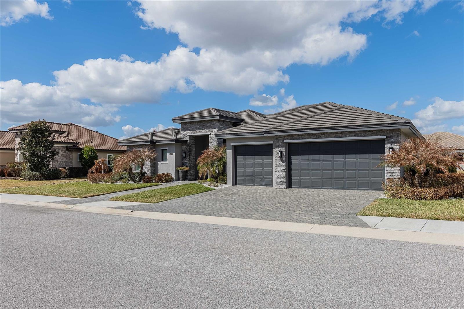 Image 51 of 57 For 1957 Grasslands Boulevard