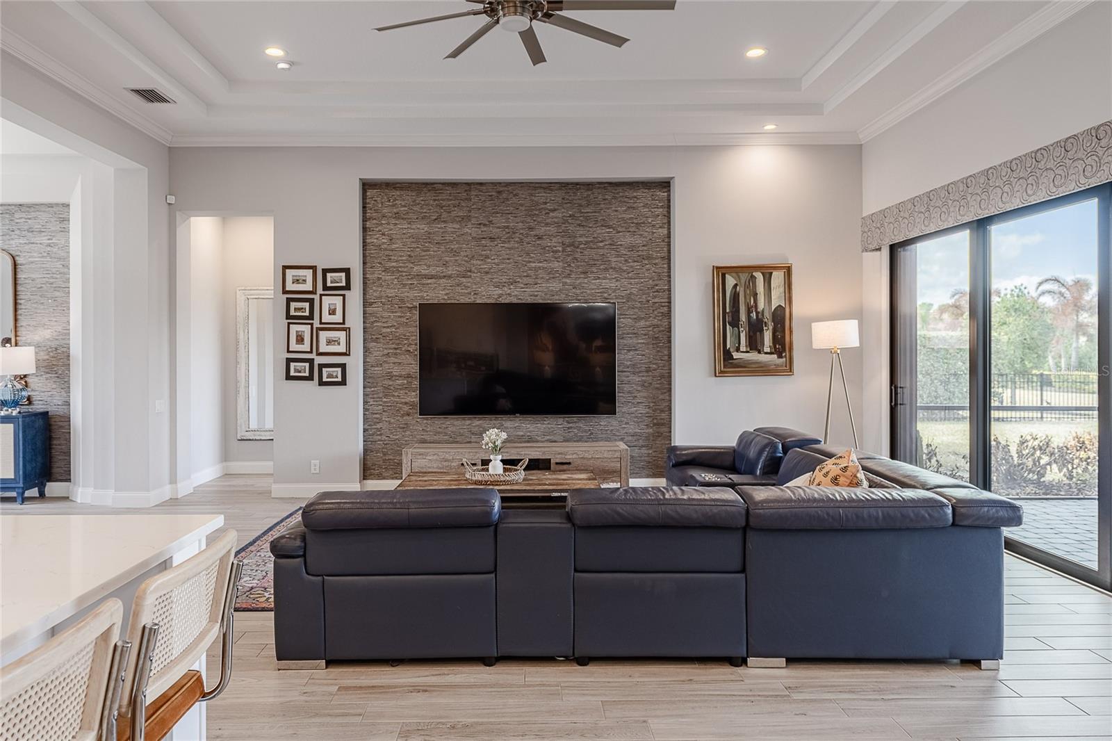 Image 8 of 57 For 1957 Grasslands Boulevard