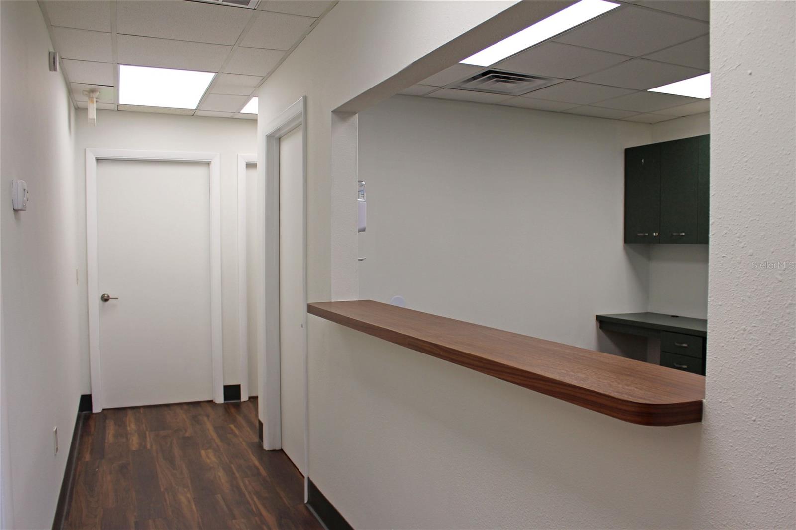 Image 10 of 39 For 1525 Lakeland Hills Boulevard