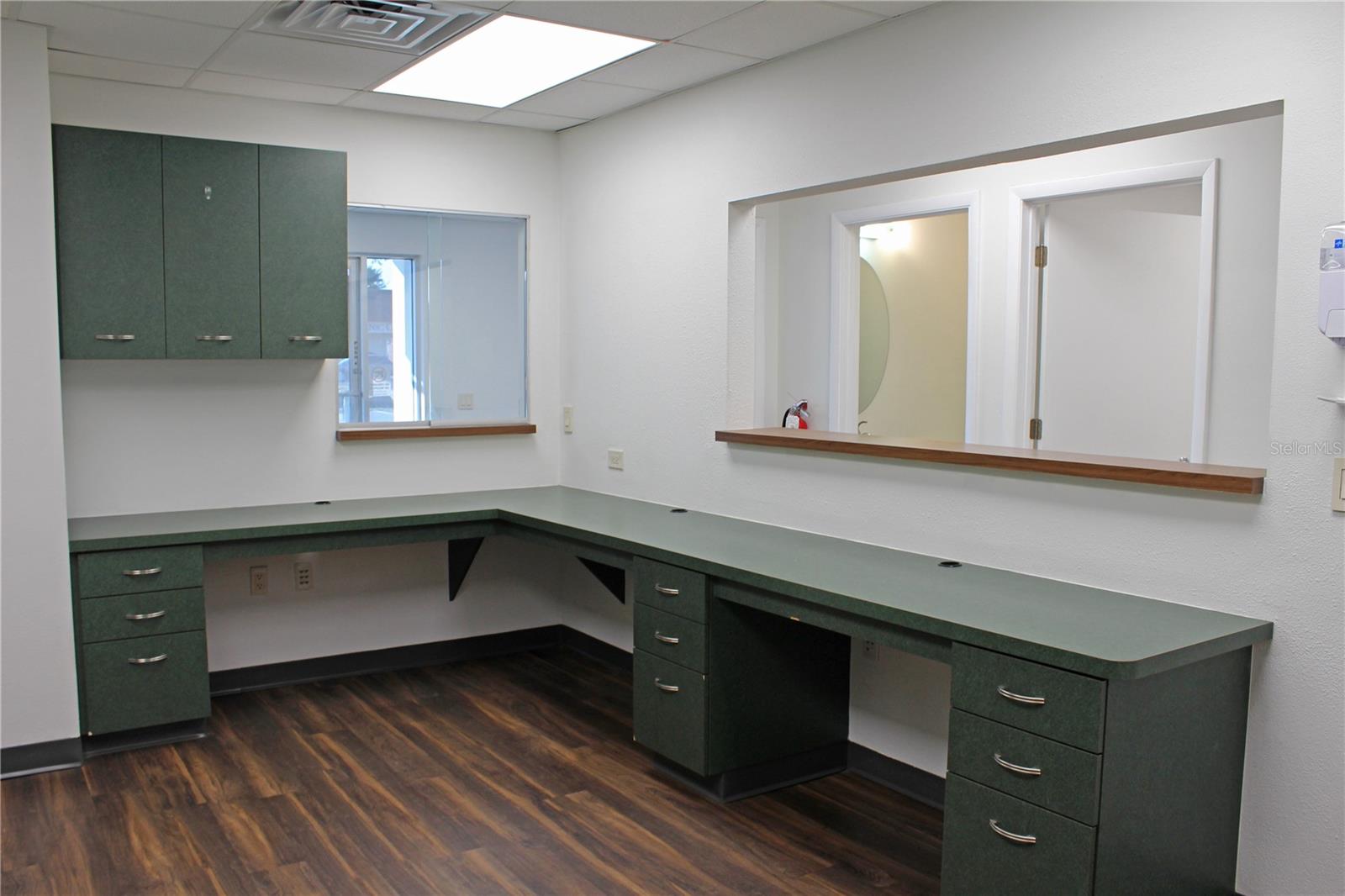 Image 12 of 39 For 1525 Lakeland Hills Boulevard