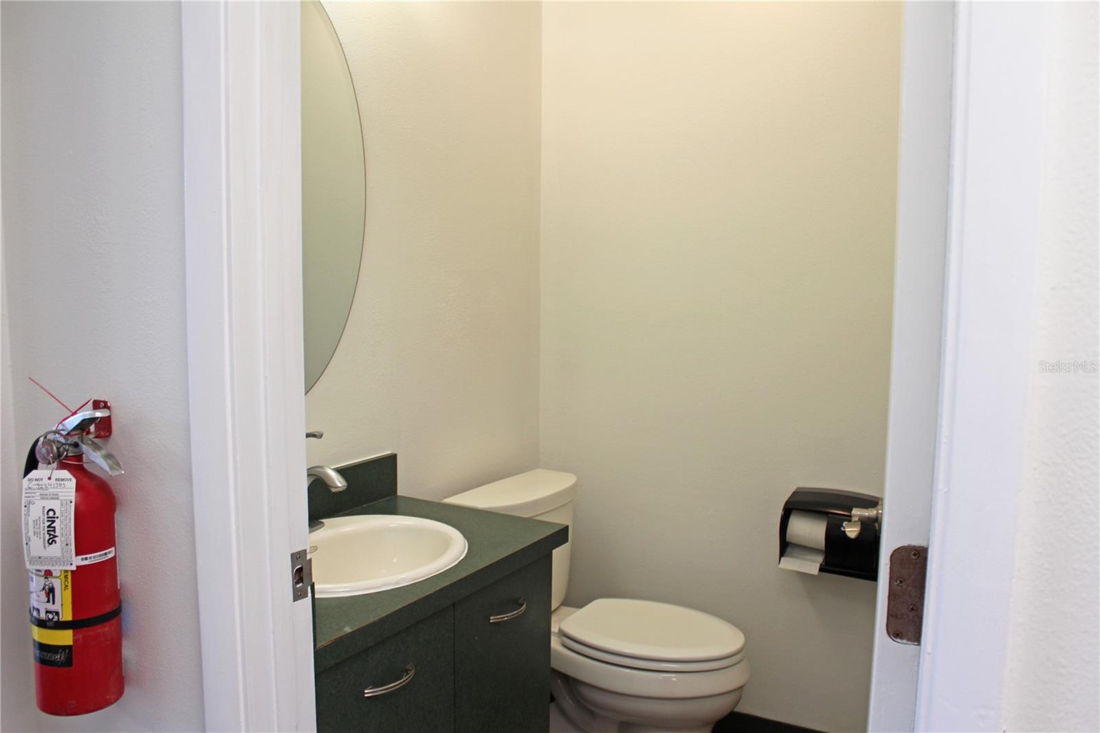 Image 16 of 39 For 1525 Lakeland Hills Boulevard