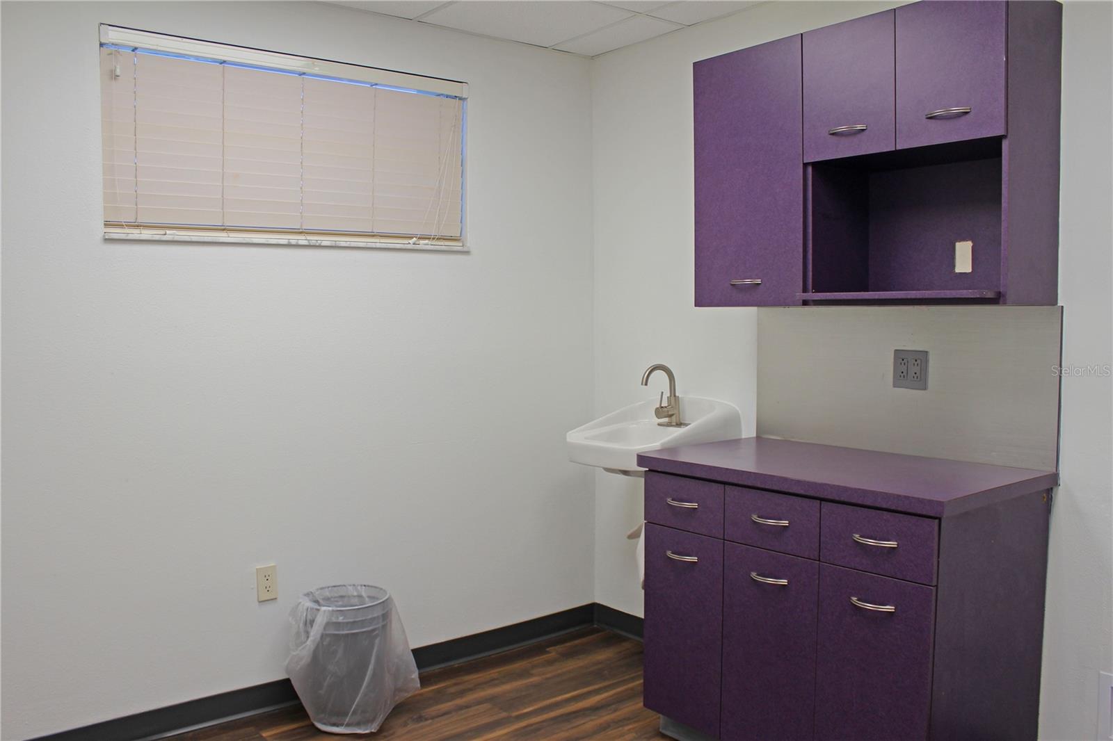 Image 17 of 39 For 1525 Lakeland Hills Boulevard