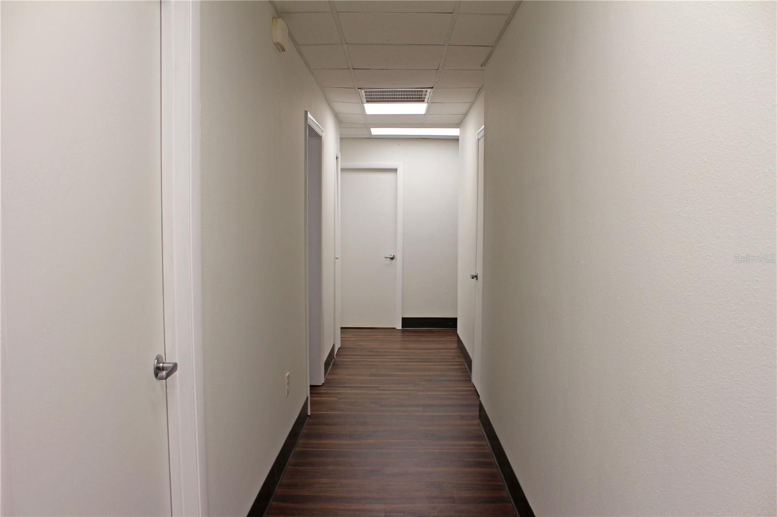 Image 22 of 39 For 1525 Lakeland Hills Boulevard