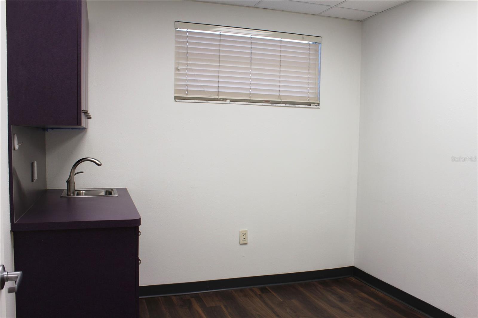 Image 23 of 39 For 1525 Lakeland Hills Boulevard