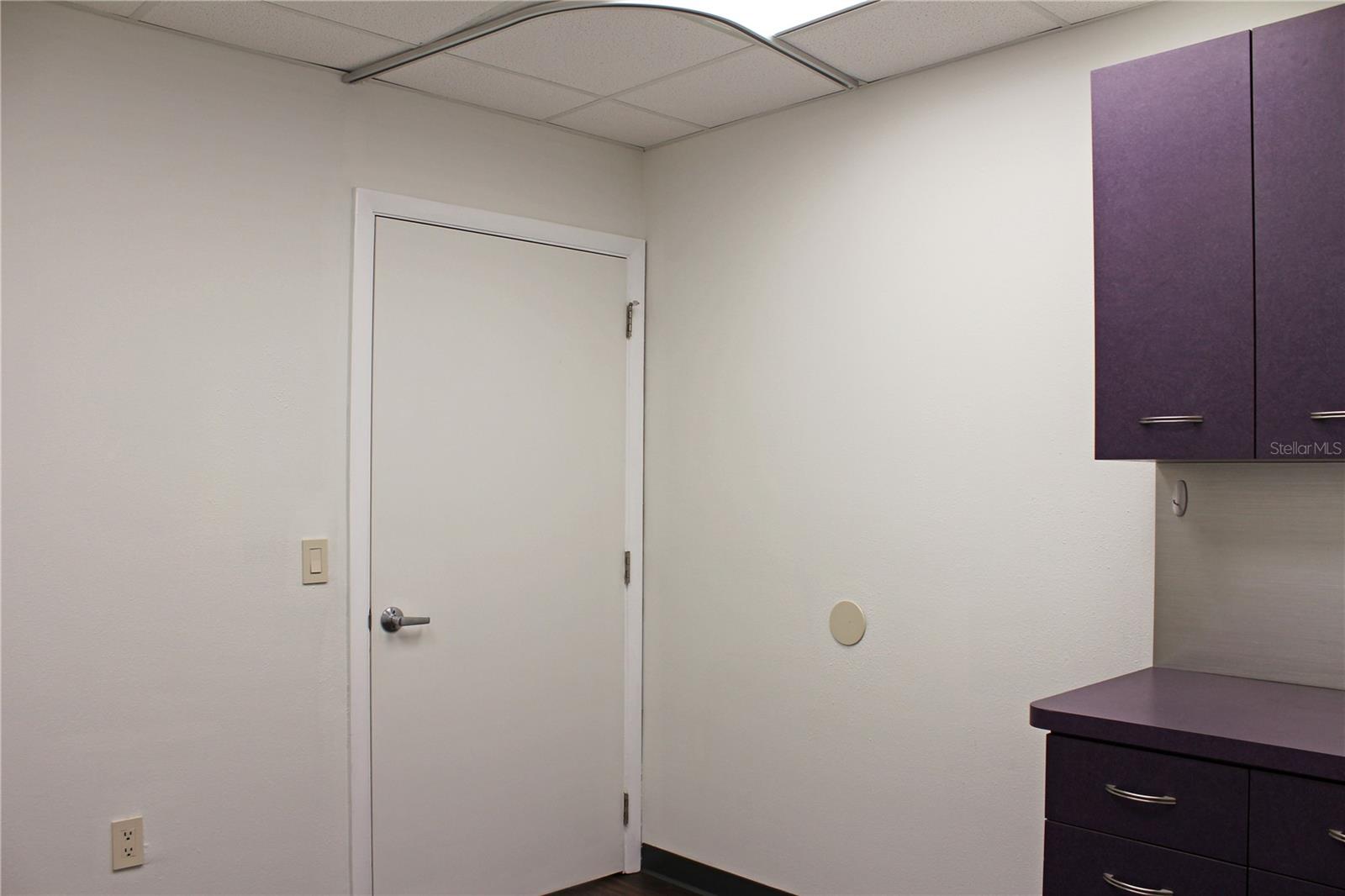 Image 25 of 39 For 1525 Lakeland Hills Boulevard