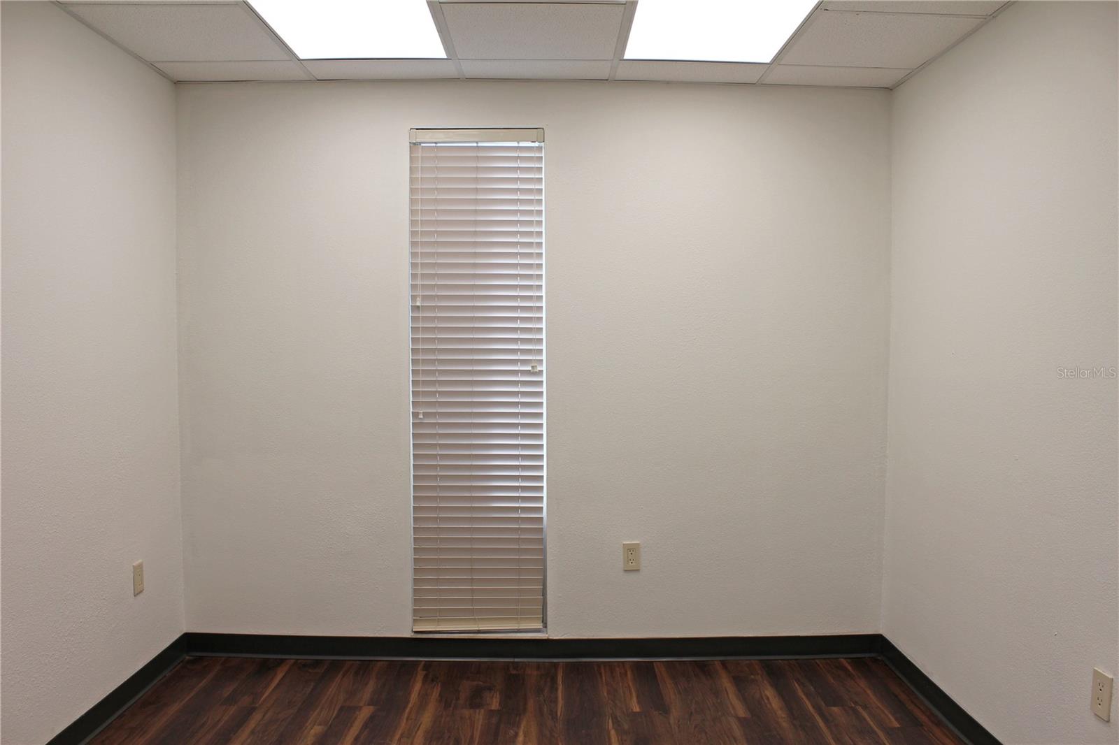 Image 35 of 39 For 1525 Lakeland Hills Boulevard