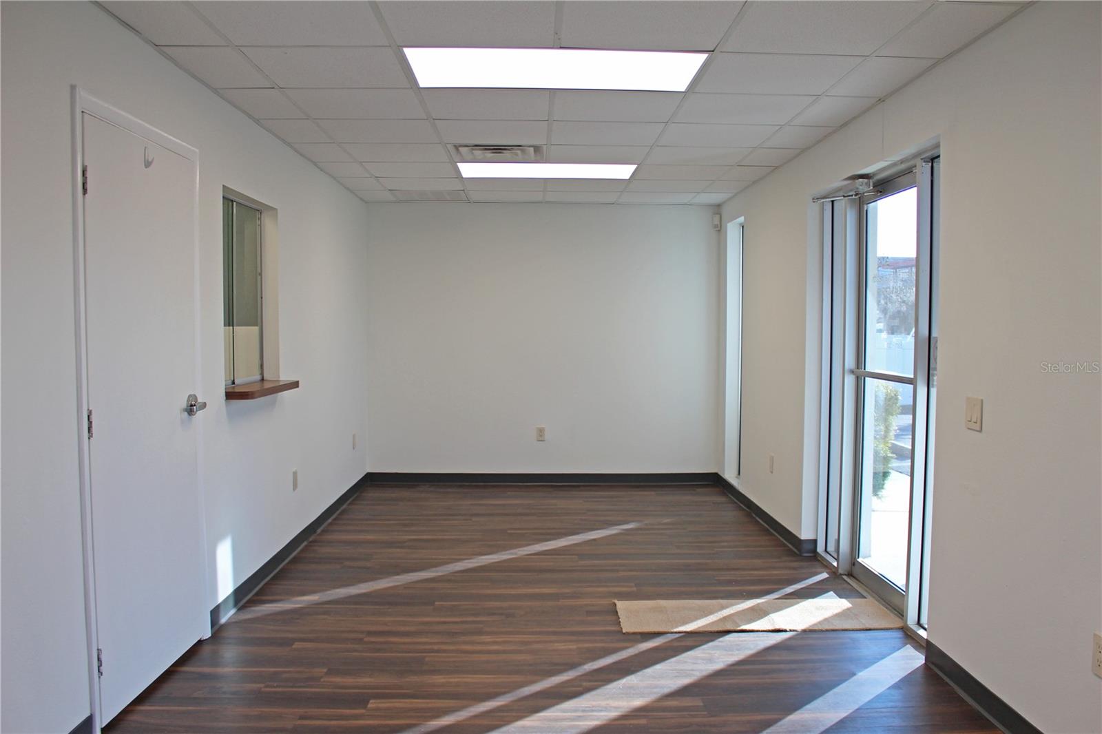 Image 7 of 39 For 1525 Lakeland Hills Boulevard