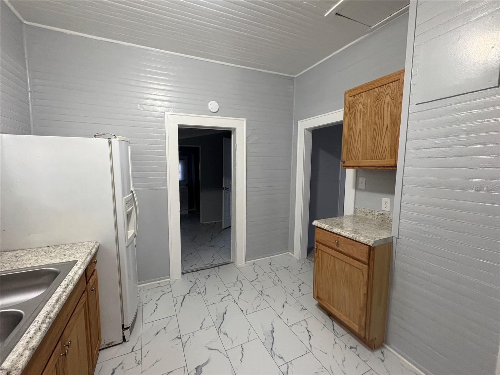 Image 4 of 8 For 1122 Gilmore Avenue