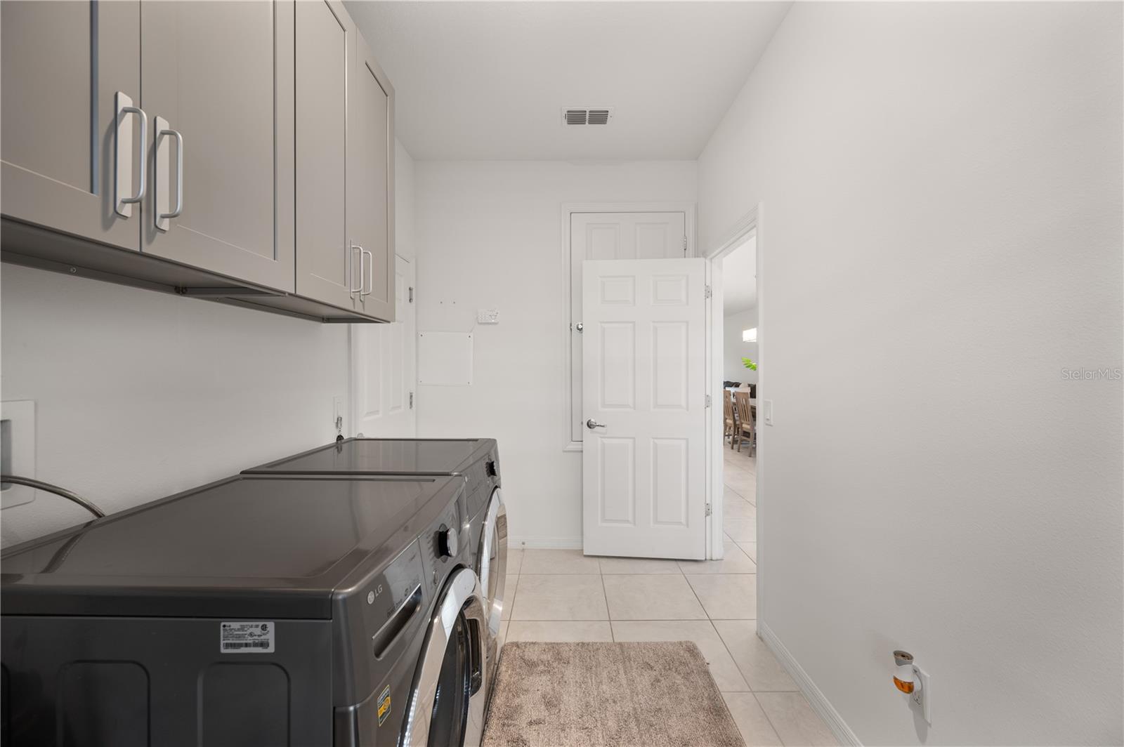 Image 36 of 51 For 2887 Parkfield Road