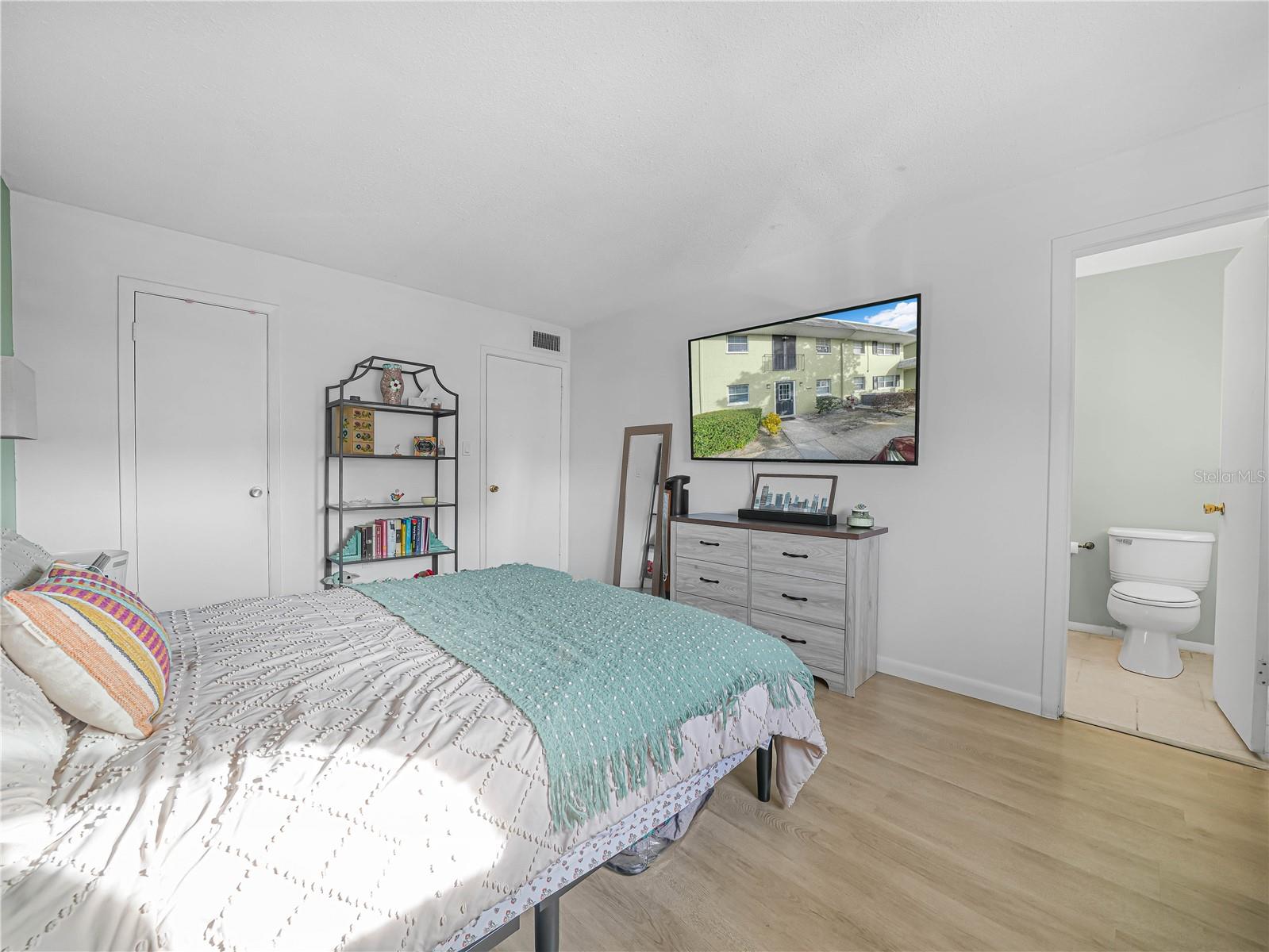 Image 13 of 23 For 525 Conway Road 100