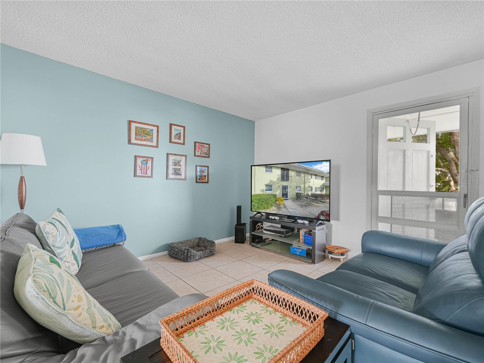 Image 4 of 23 For 525 Conway Road 100