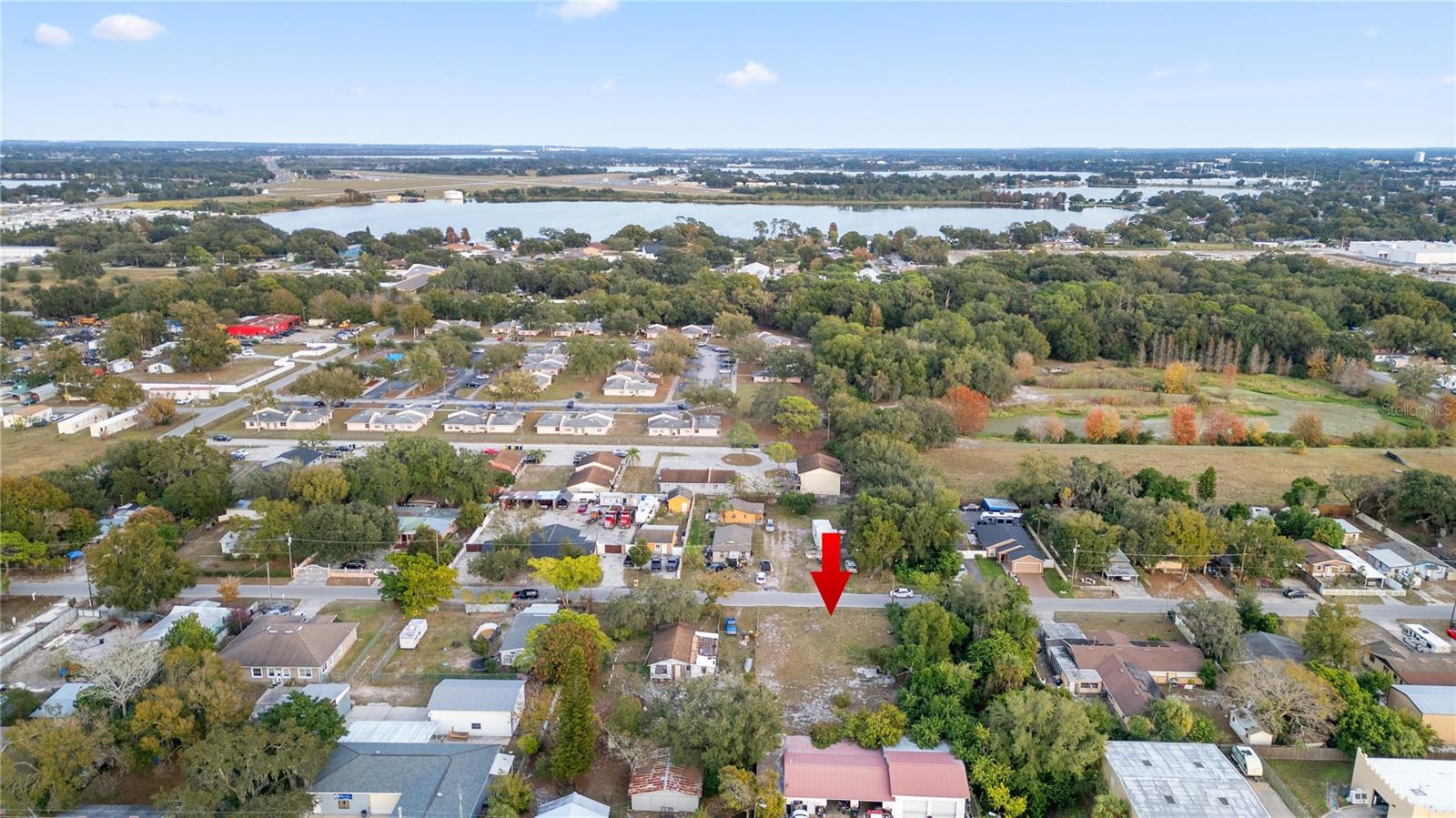 Image 4 of 13 For 520 Poinsettia Road