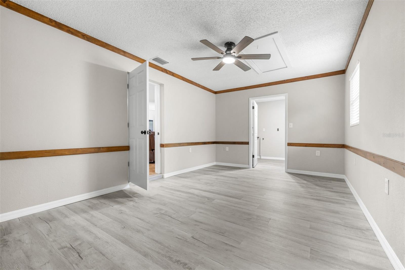 Image 14 of 56 For 7730 White Road