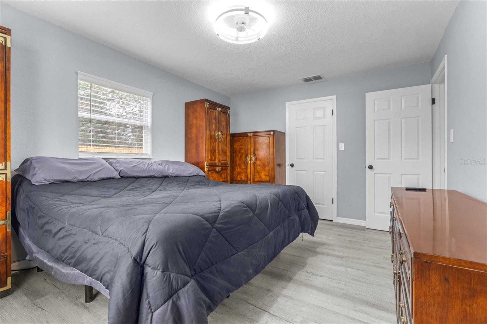 Image 19 of 56 For 7730 White Road