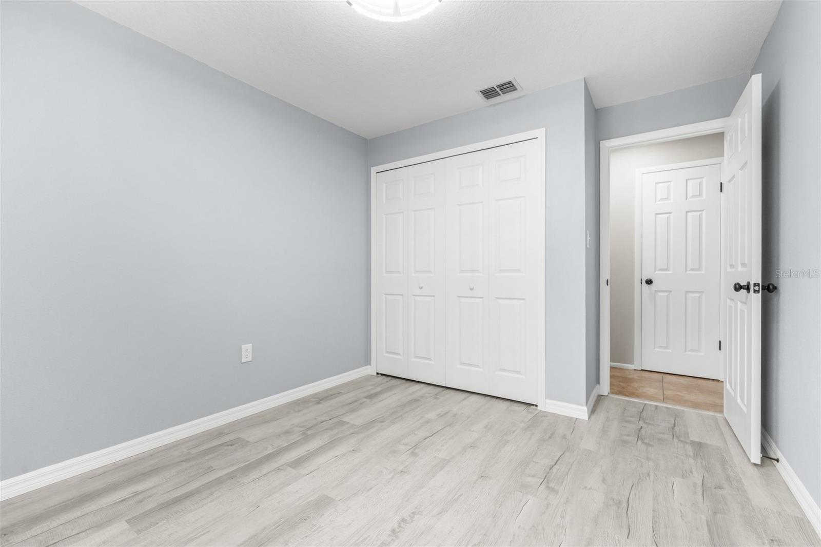 Image 25 of 56 For 7730 White Road