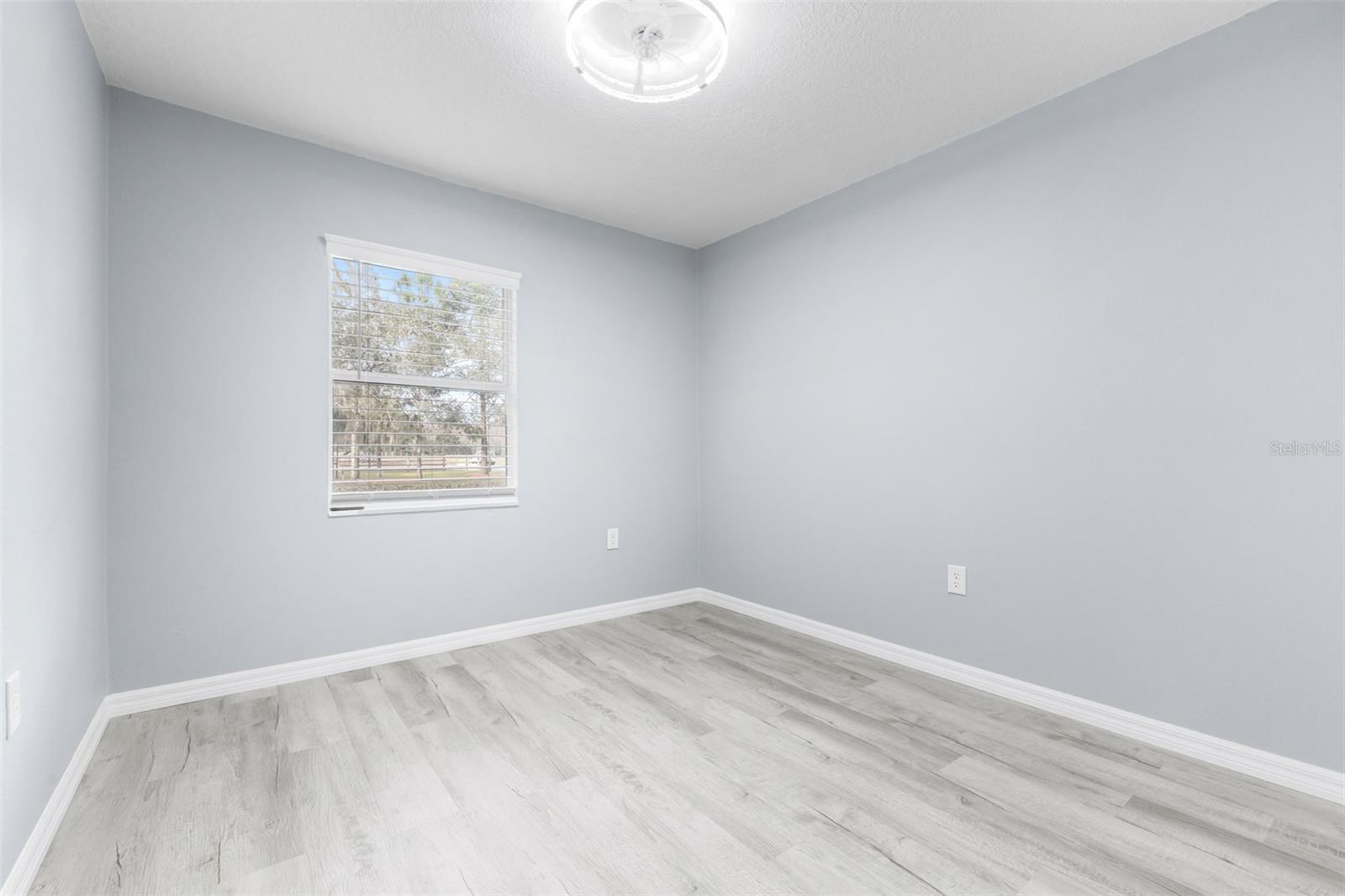 Image 26 of 56 For 7730 White Road