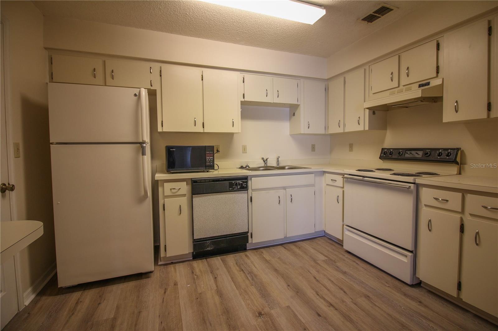 Image 5 of 11 For 1230 Dosseywood Lane