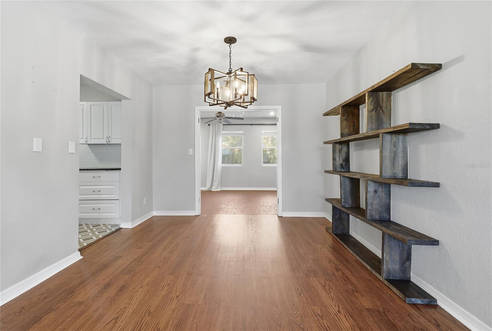 Image 11 of 38 For 203 Poinsettia Street