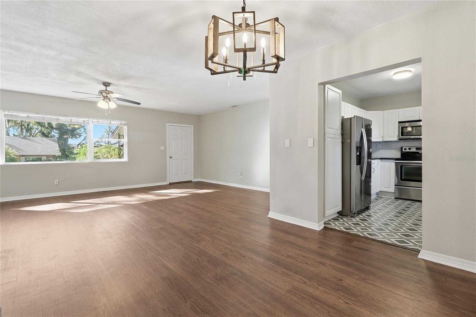 Image 13 of 38 For 203 Poinsettia Street