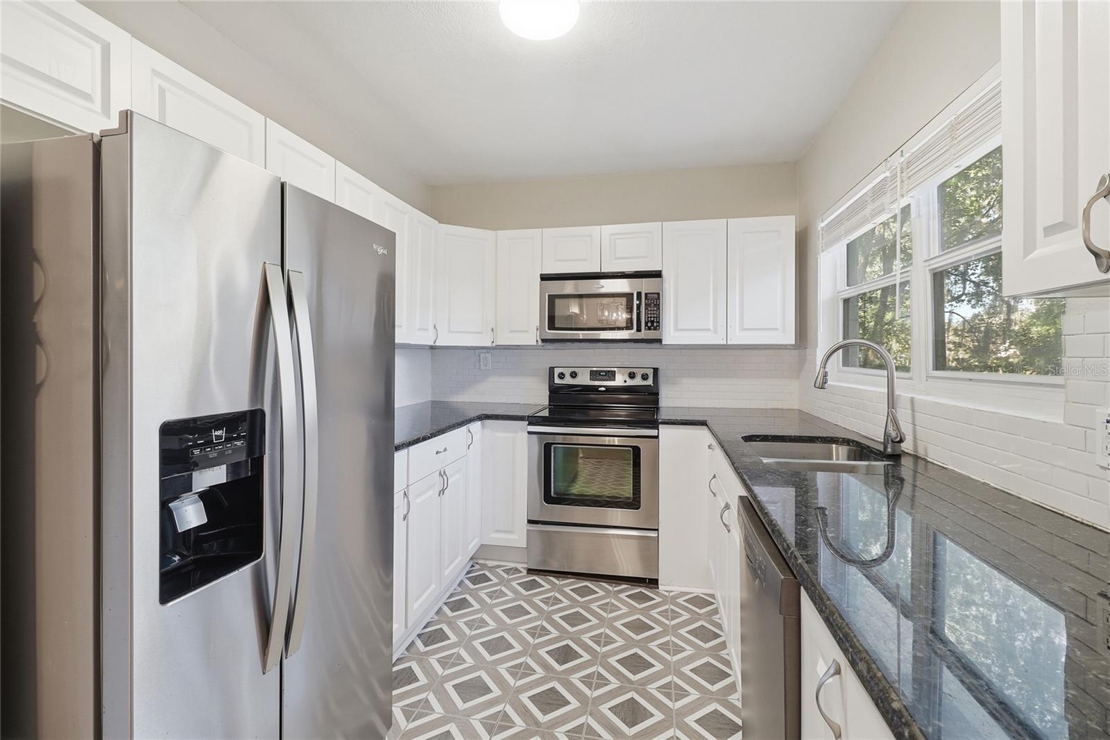 Image 15 of 38 For 203 Poinsettia Street