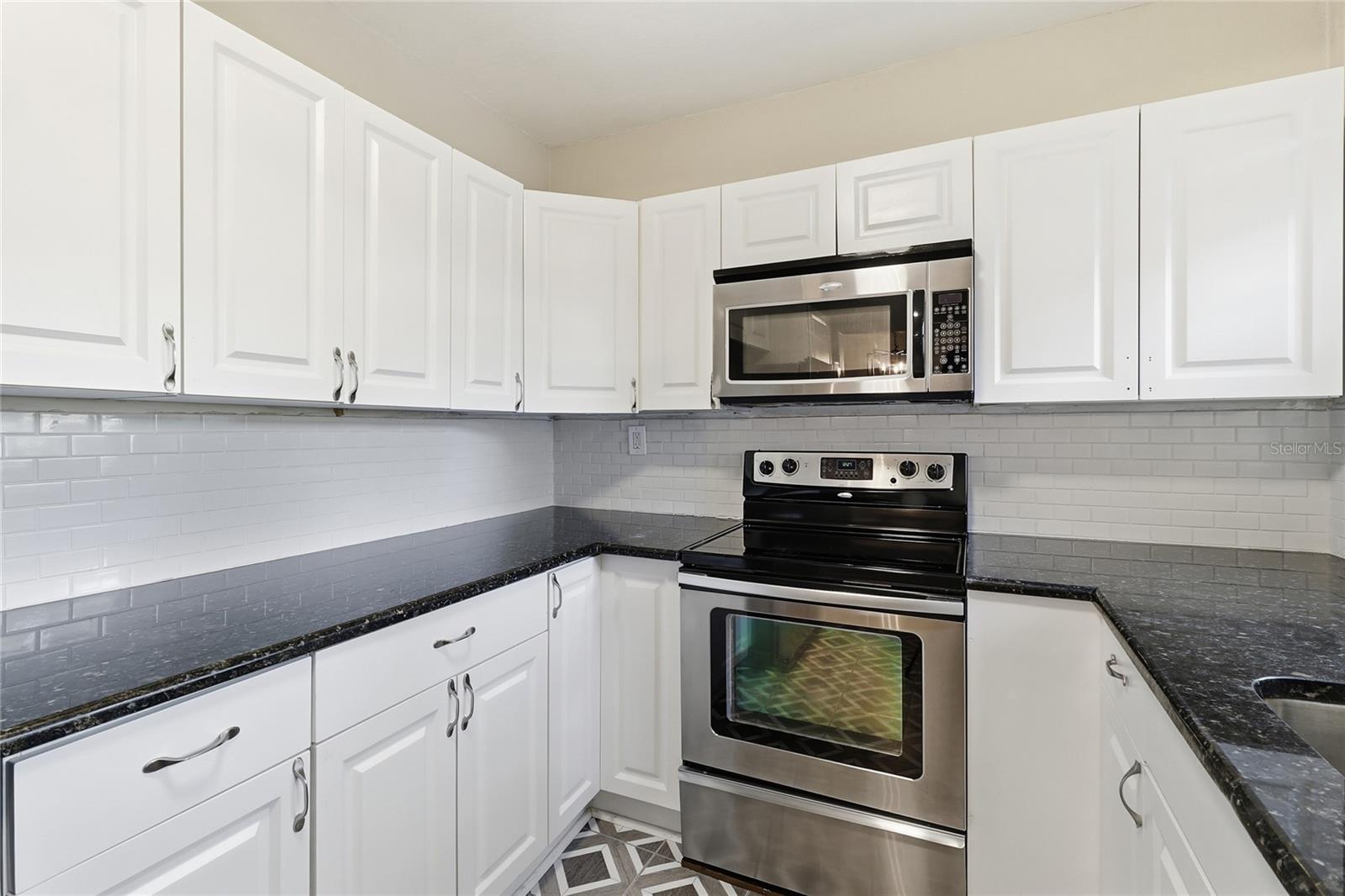 Image 17 of 38 For 203 Poinsettia Street