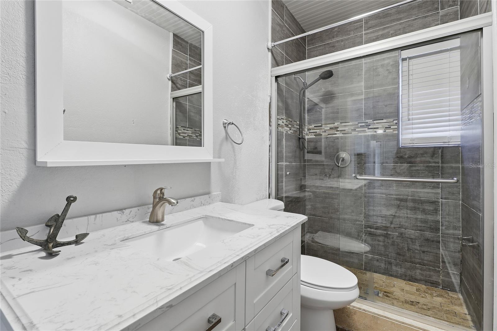 Image 22 of 38 For 203 Poinsettia Street