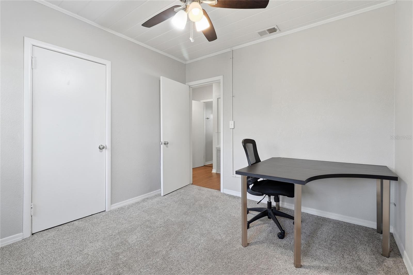 Image 24 of 38 For 203 Poinsettia Street